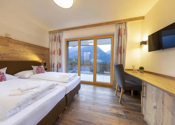 Alpine Family Near Wildkogel * Neukirchen am Großvenediger